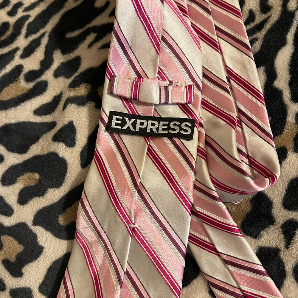 Express tie - Picture 2 of 3